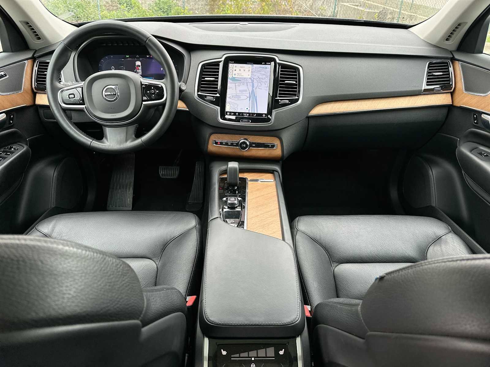 Used 2023 Volvo XC90 B5 Plus image 25