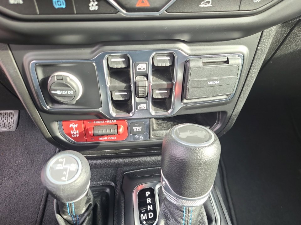 Certified 2023 Jeep Wrangler Unlimited Rubicon 4xe image 38