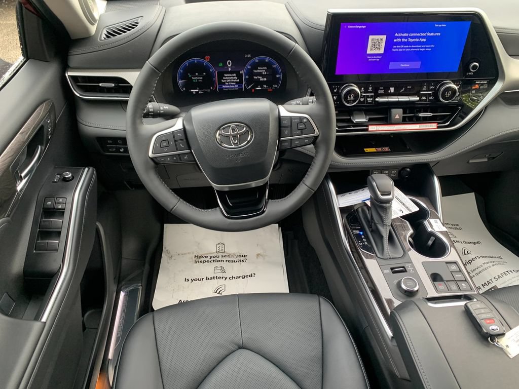 New 2026 Toyota Highlander Platinum AWD/4WD image 16