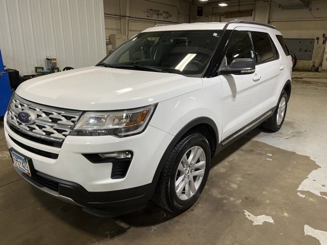 Used 2019 Ford Explorer XLT w/ Equipment Group 201A image 2