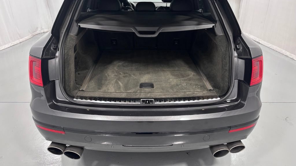 Used 2020 Bentley Bentayga AWD/4WD image 32