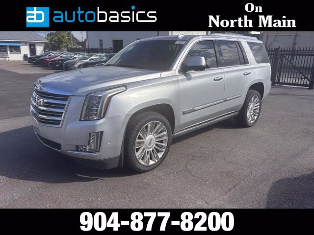 Used 2018 Cadillac Escalade Platinum RWD image 2