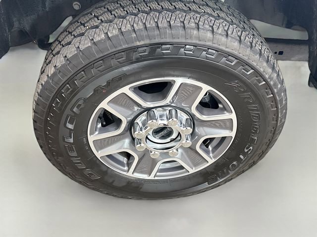 Used 2023 Ford F250 Lariat w/ Lariat Ultimate Package AWD/4WD image 32