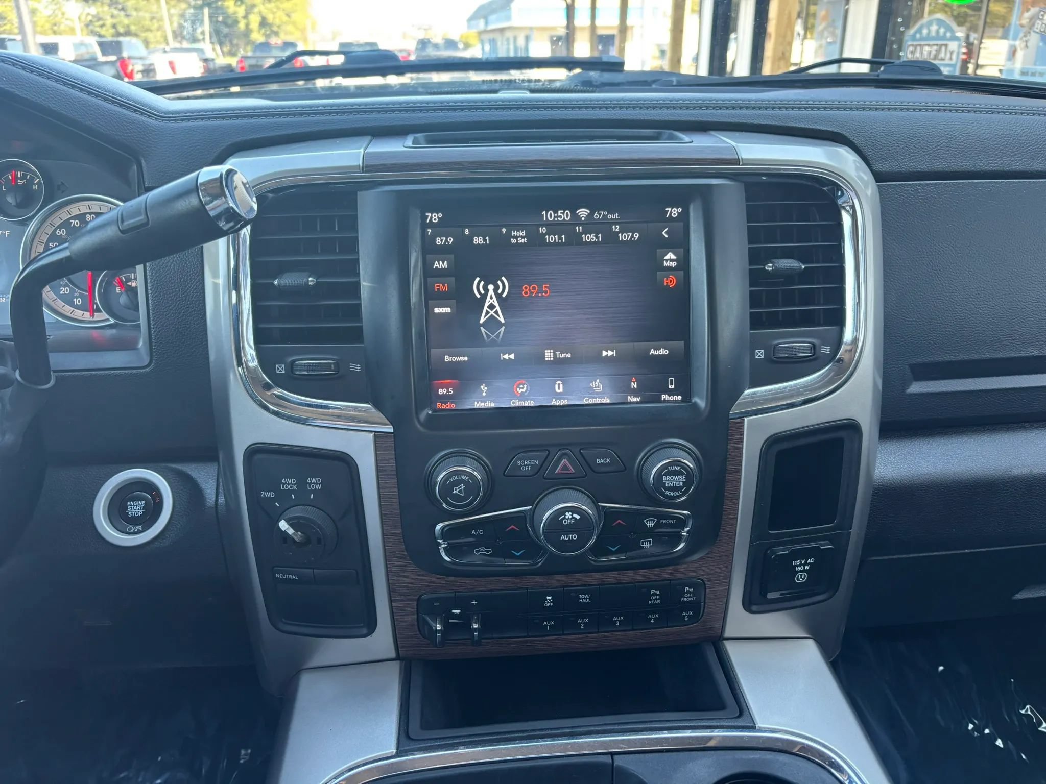 Used 2018 RAM 2500 Laramie w/ Snow Chief Group AWD/4WD image 24