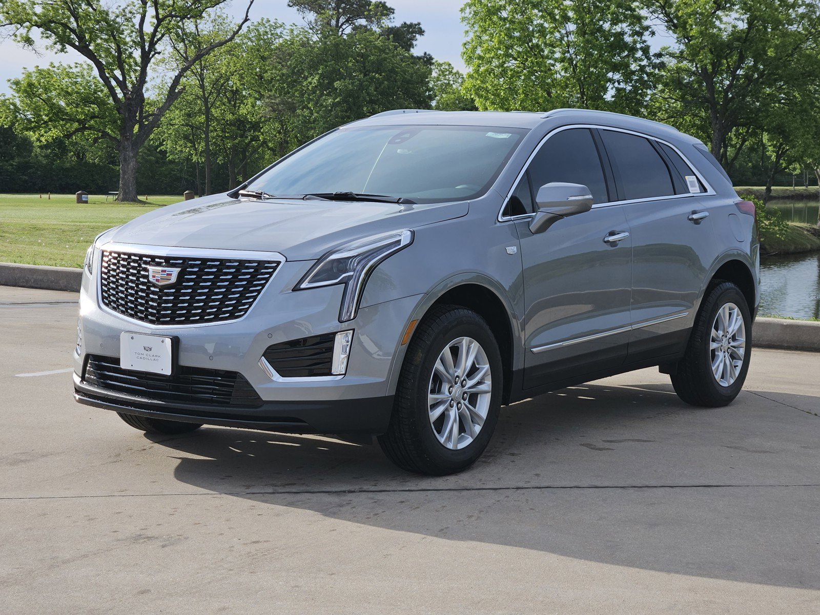 New 2026 Cadillac XT5 Luxury w/ LPO, Floor Liner Package FWD image 2