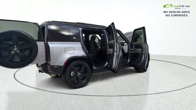 Used 2022 Land Rover Defender 110 X-Dynamic SE AWD/4WD image 19