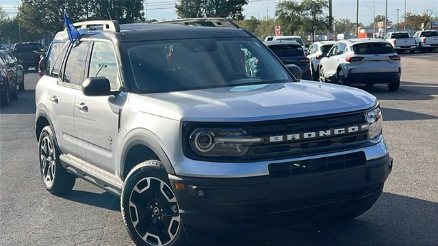 Certified 2023 Ford Bronco Sport Outer Banks w/ Tech Package image 2