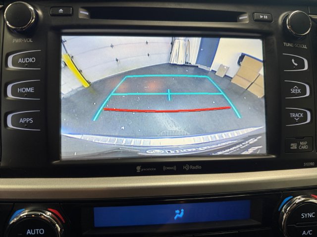 Used 2019 Toyota Highlander XLE AWD/4WD image 17