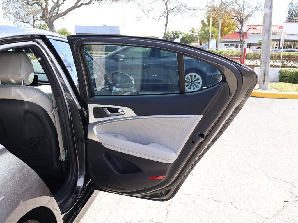 Used 2023 Genesis G70 2.0T w/ Sport Prestige Package image 25