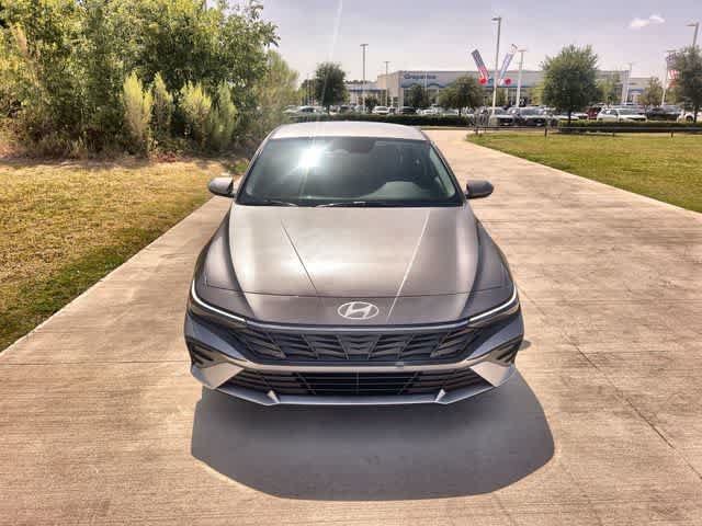 Used 2026 Hyundai Elantra SE FWD image 7