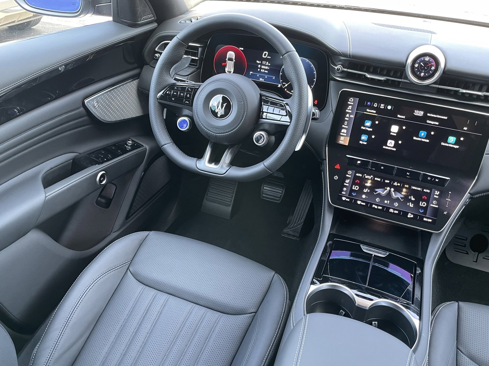 New 2024 Maserati Grecale GT image 31