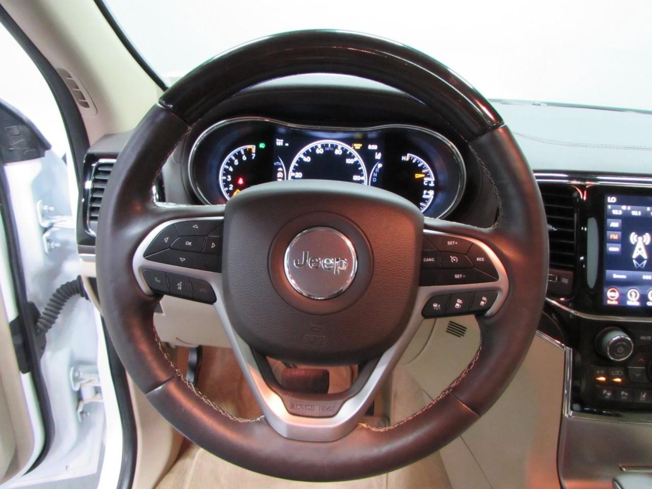 Used 2019 Jeep Grand Cherokee Overland AWD/4WD image 24