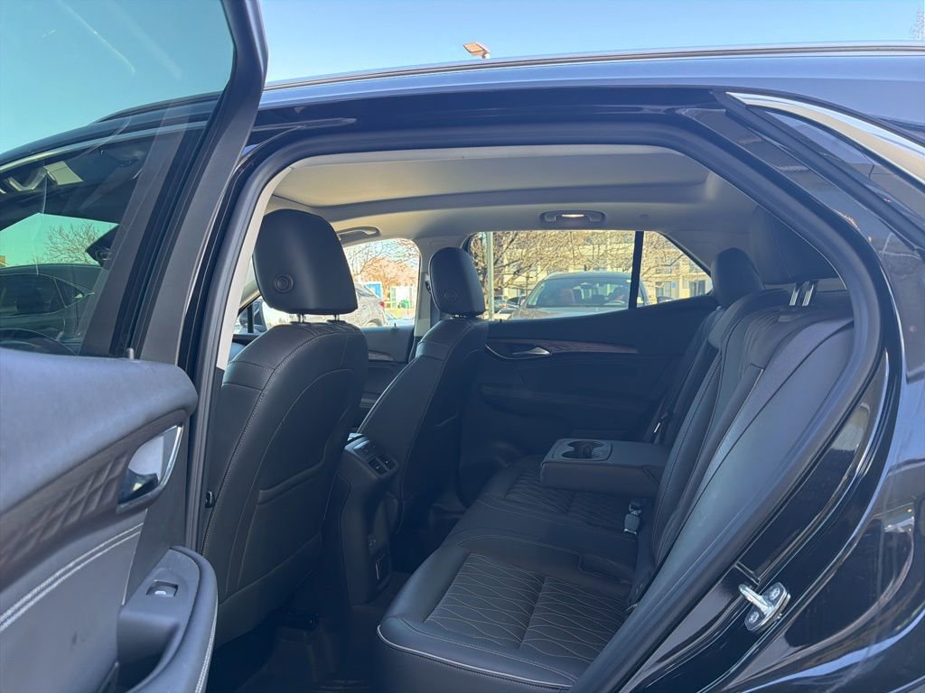 Used 2022 Buick Envision Avenir w/ Technology Package II image 17