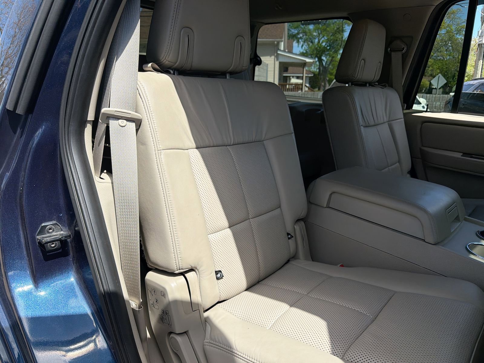 Used 2013 Lincoln Navigator 4WD w/ HD Trailer Tow Pkg image 25