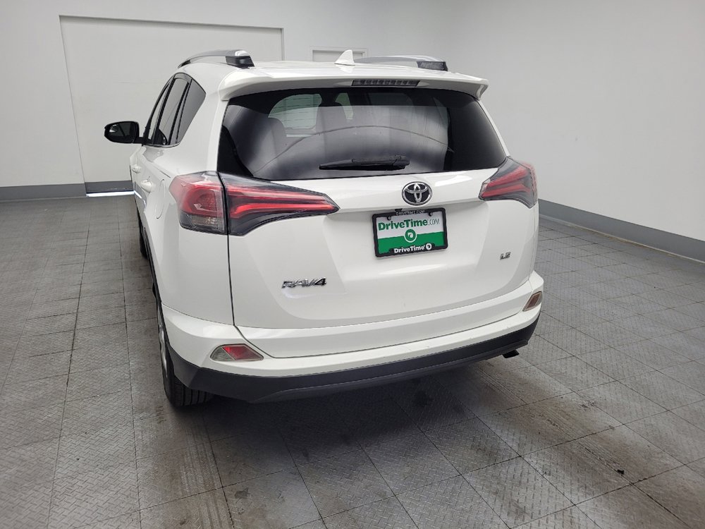 Used 2018 Toyota RAV4 LE FWD image 6