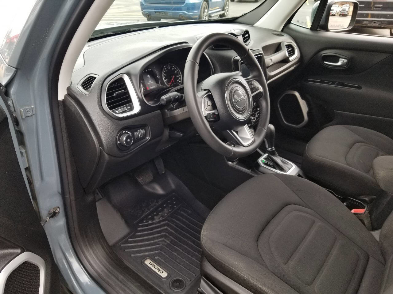 Certified 2018 Jeep Renegade Latitude AWD/4WD image 8