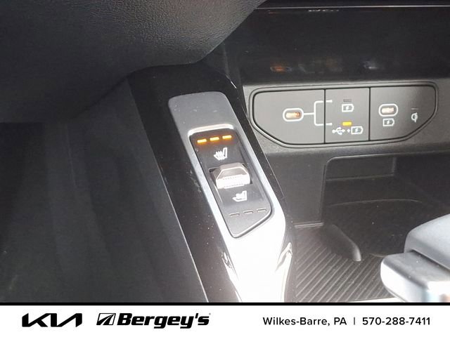 Certified 2025 Kia Sorento SX image 21