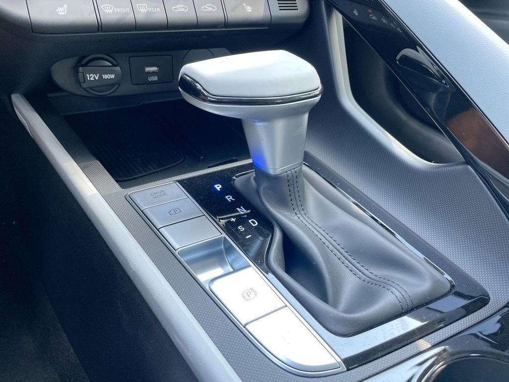 New 2025 Hyundai Elantra Limited image 45