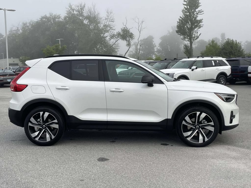 New 2026 Volvo XC40 B5 Plus w/ Climate Package AWD/4WD image 29