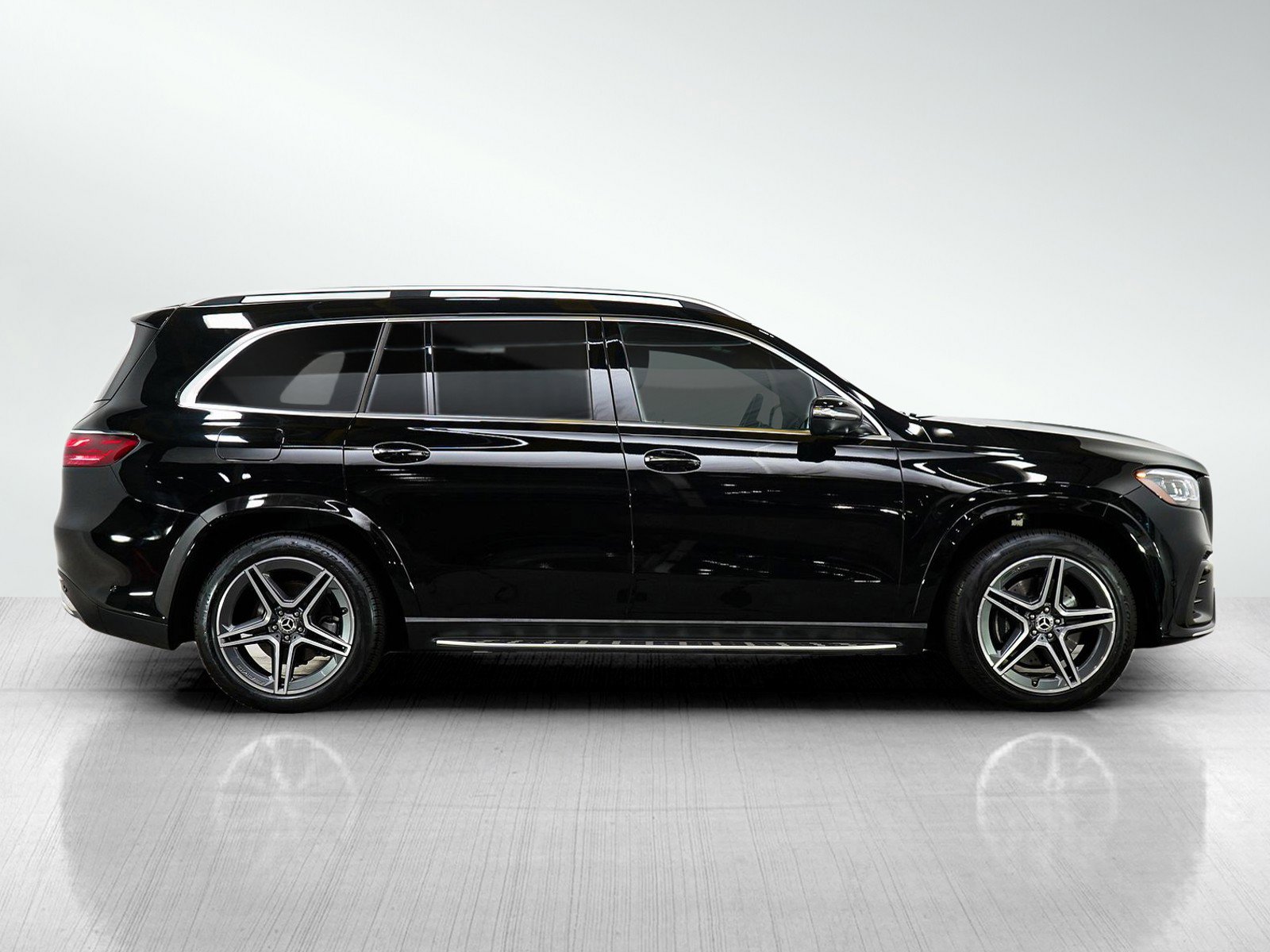 Used 2024 Mercedes-Benz GLS 450 4MATIC image 6