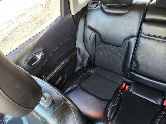 Used 2018 Jeep Compass Latitude w/ Cold Weather Group image 15