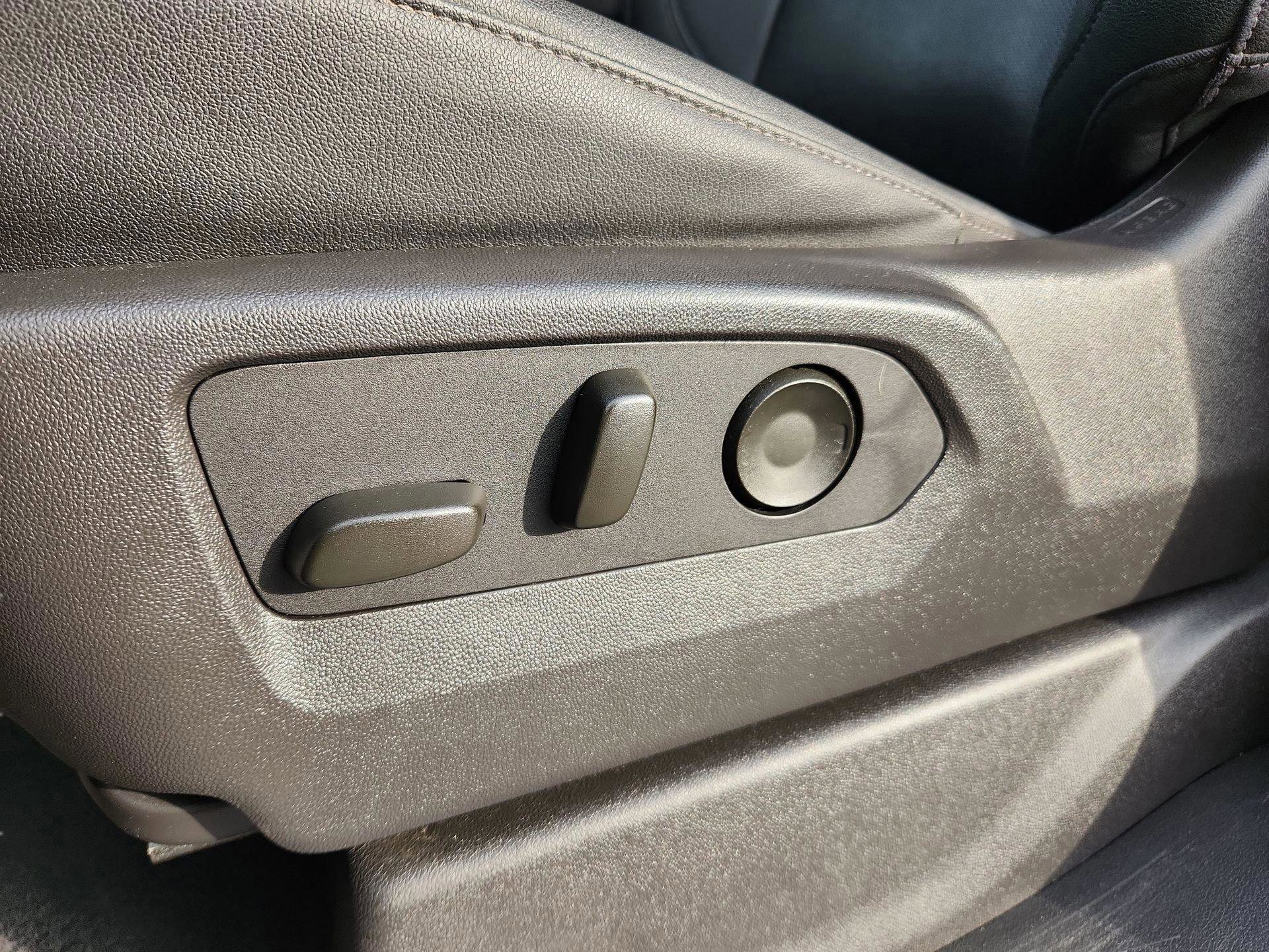 Used 2024 GMC Sierra 1500 SLT image 16