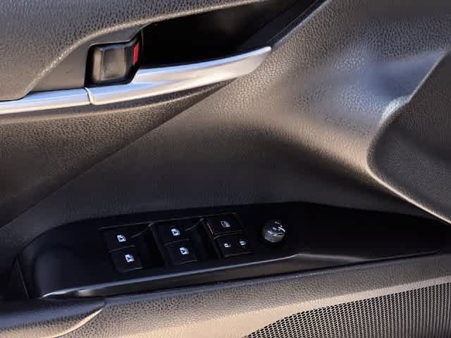 Used 2020 Toyota Camry SE w/ Carpet Mat Package FWD image 29