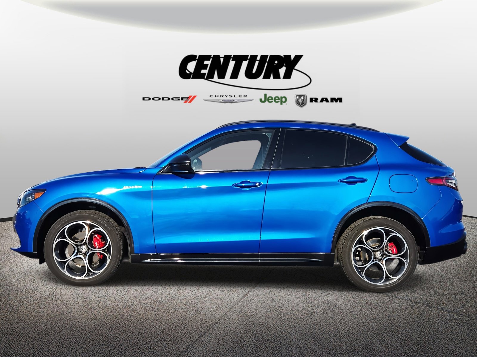 Used 2024 Alfa Romeo Stelvio Veloce image 7