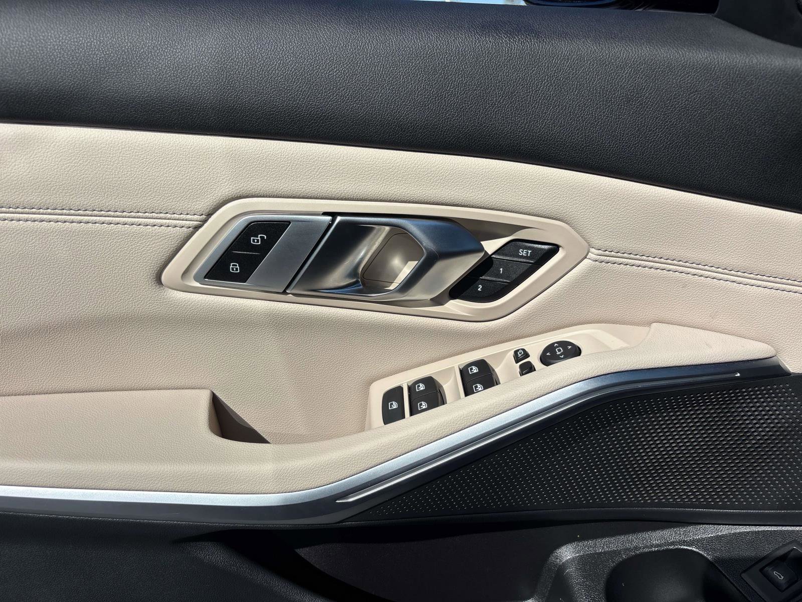 Used 2023 BMW 330i xDrive Sedan w/ Premium Package image 16