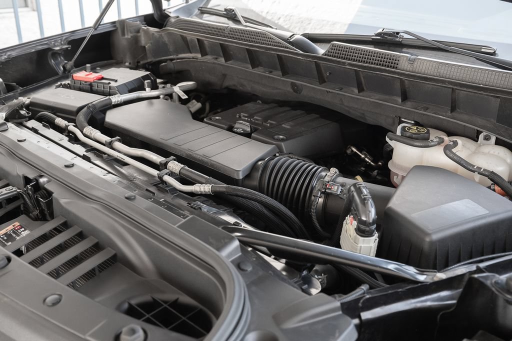 Used 2023 Chevrolet Silverado 1500 LT RWD image 14