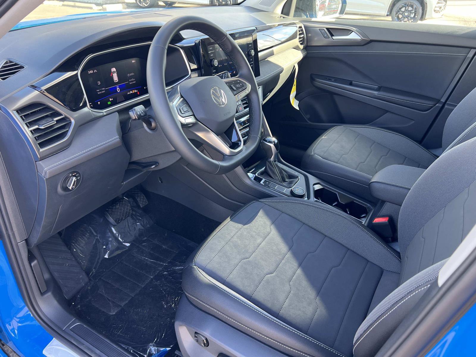 New 2026 Volkswagen Taos SE image 5