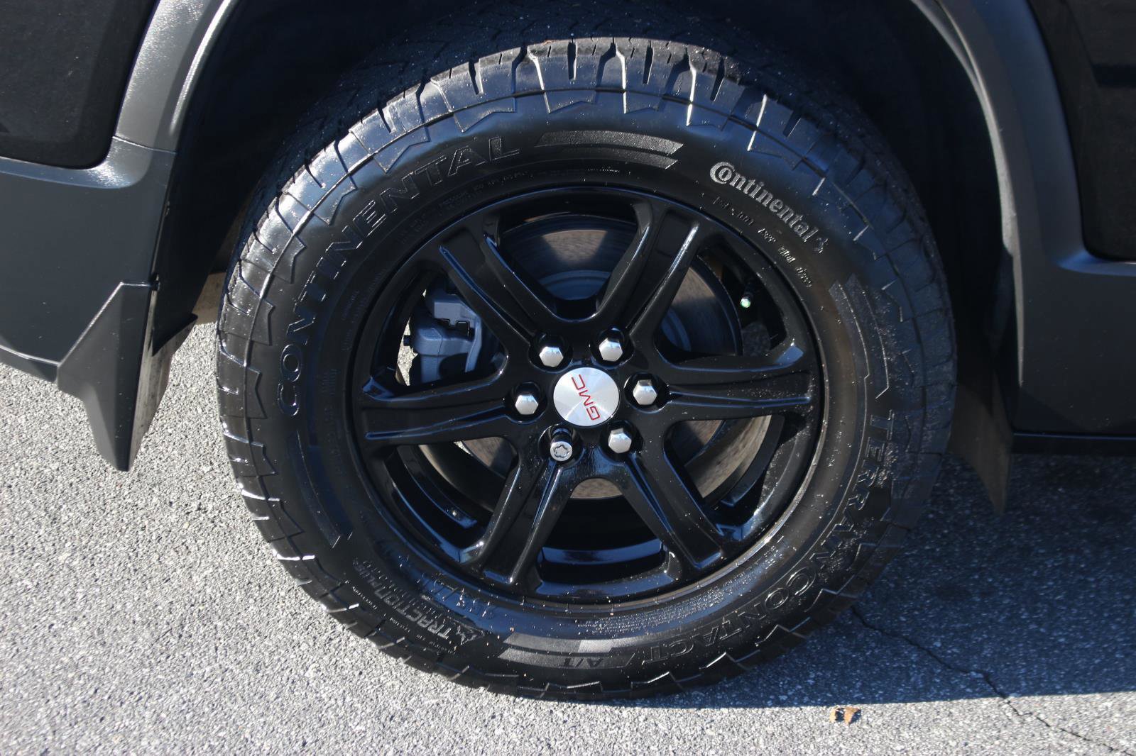 Used 2022 GMC Acadia AT4 w/ Technology Package image 41