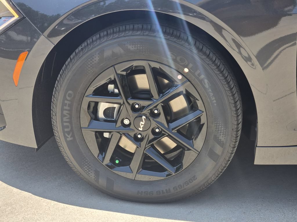 New 2026 Kia K5 LXS FWD image 9