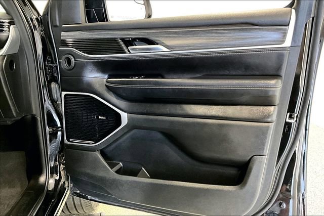 Used 2023 Jeep Wagoneer Series III w/ Premium Group I image 30