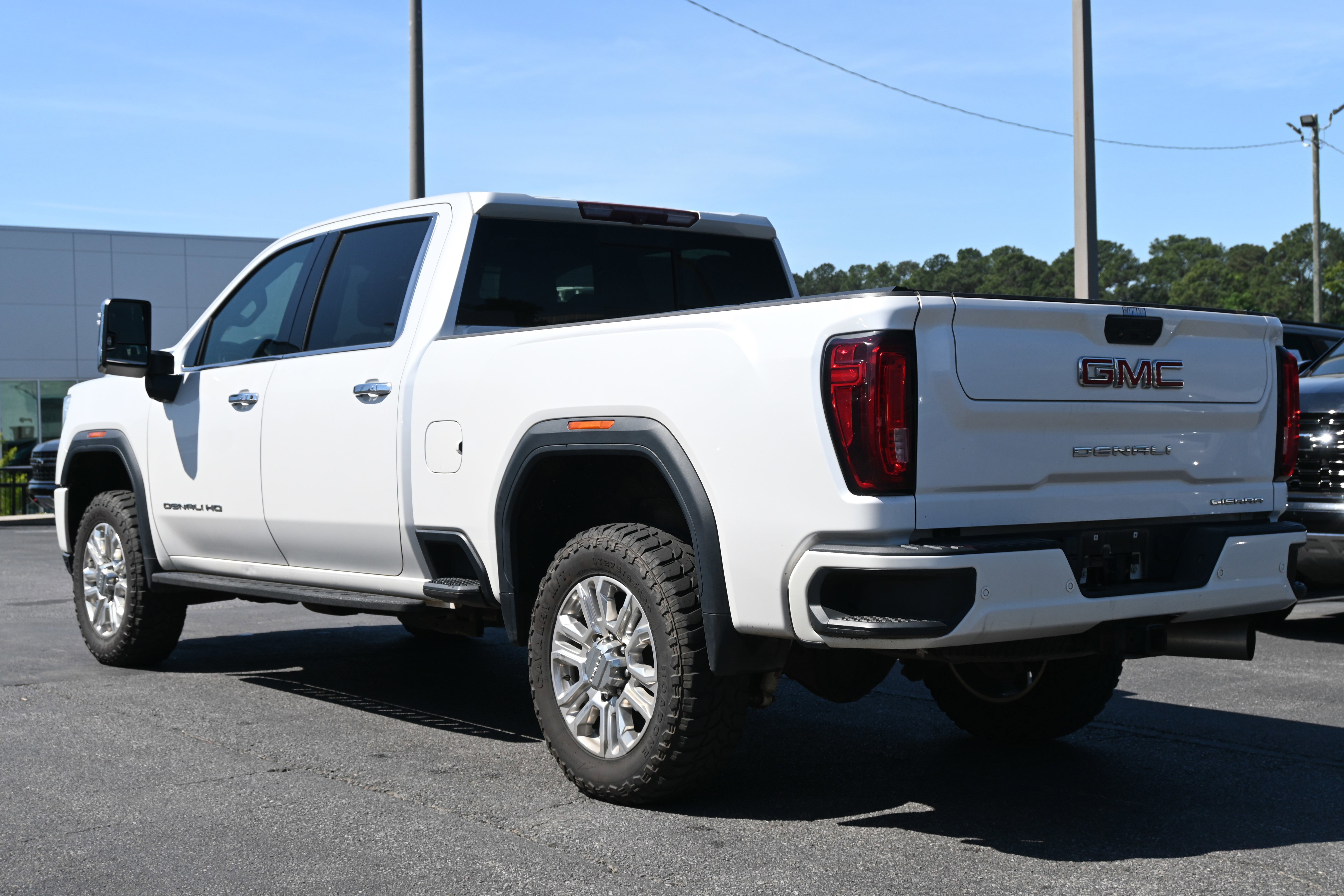 Used 2022 GMC Sierra 2500 Denali image 11