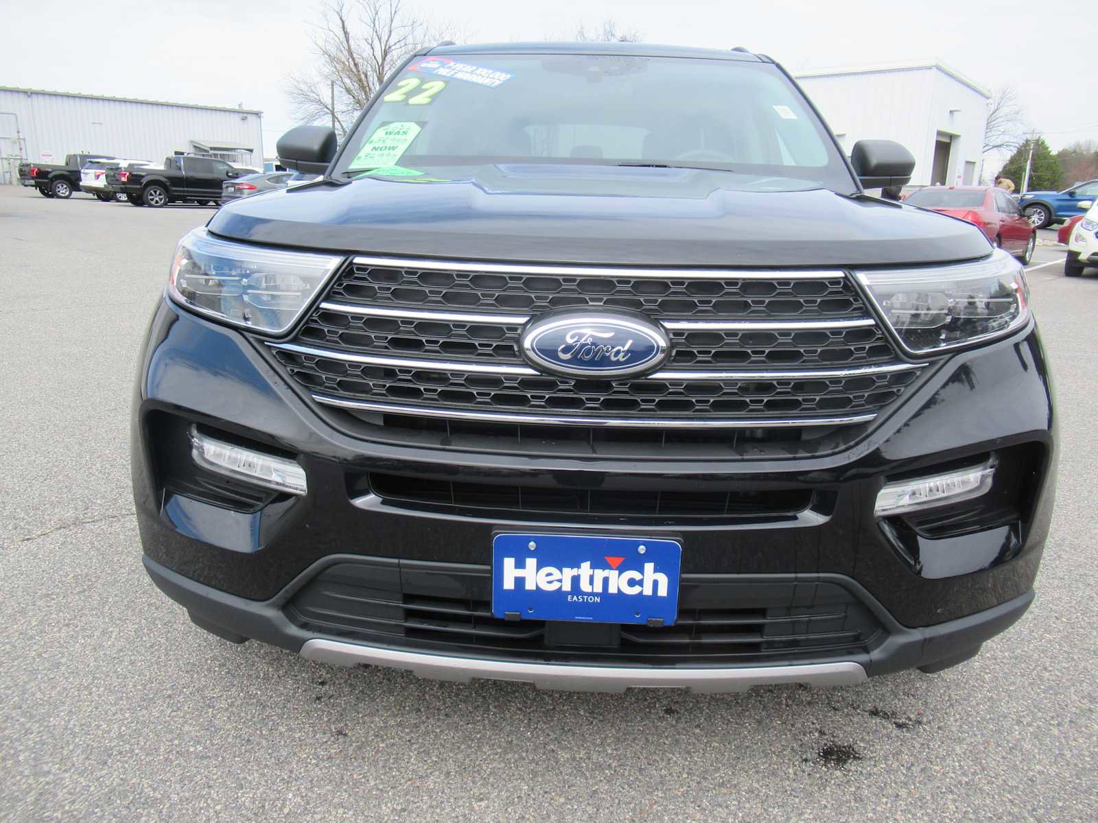 Used 2022 Ford Explorer XLT w/ Equipment Group 202A image 2
