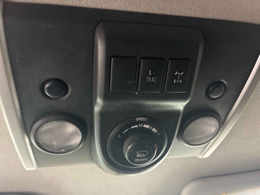 Used 2014 Toyota FJ Cruiser 4WD w/ Convenience Package image 23