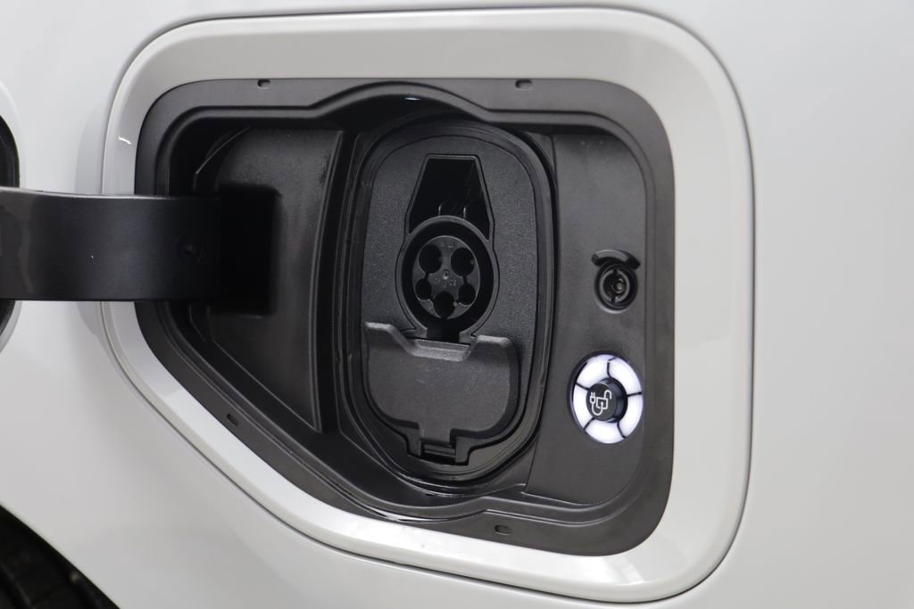 Used 2024 Ford F150 Lightning XLT image 4