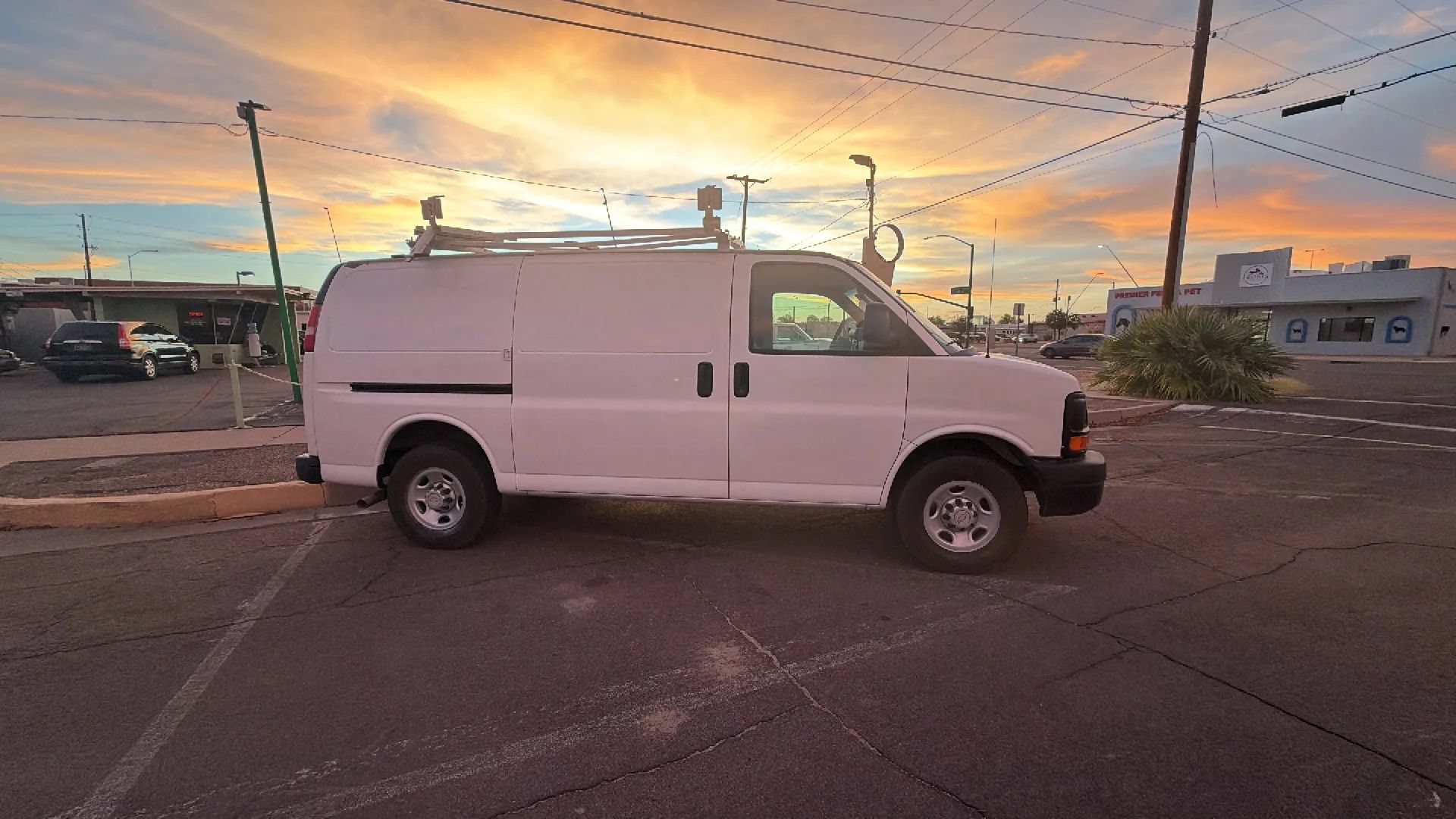 Used 2010 Chevrolet Express 2500 RWD image 26