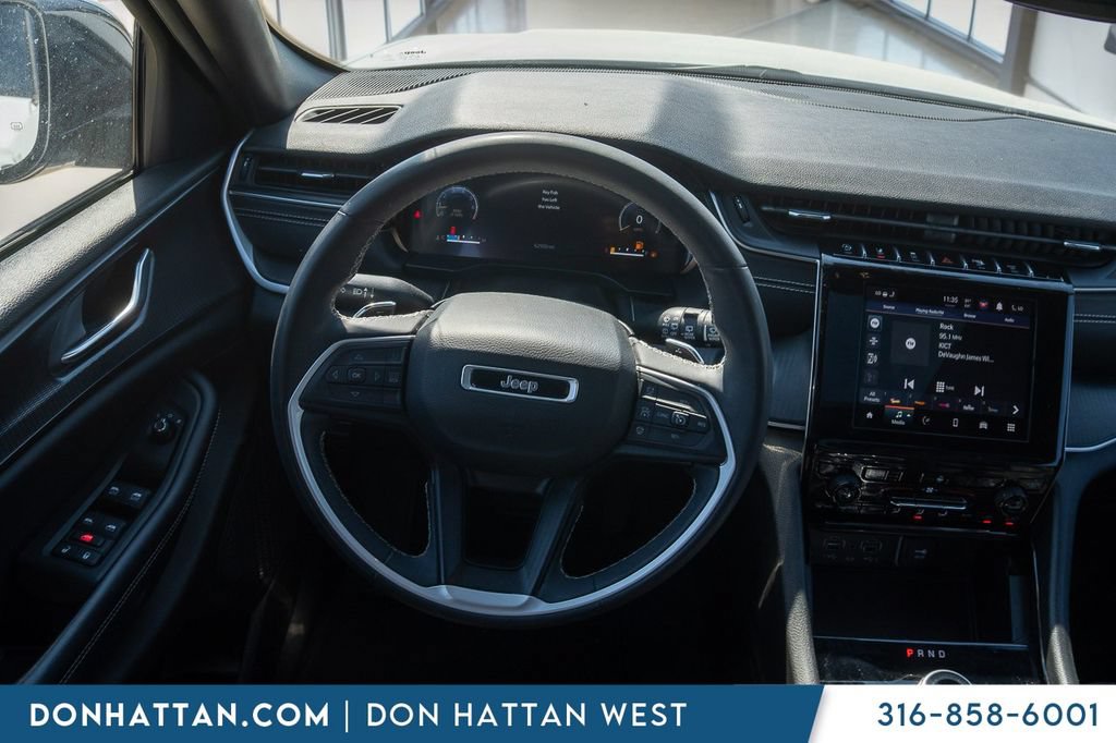 Used 2023 Jeep Grand Cherokee L Laredo AWD/4WD image 5