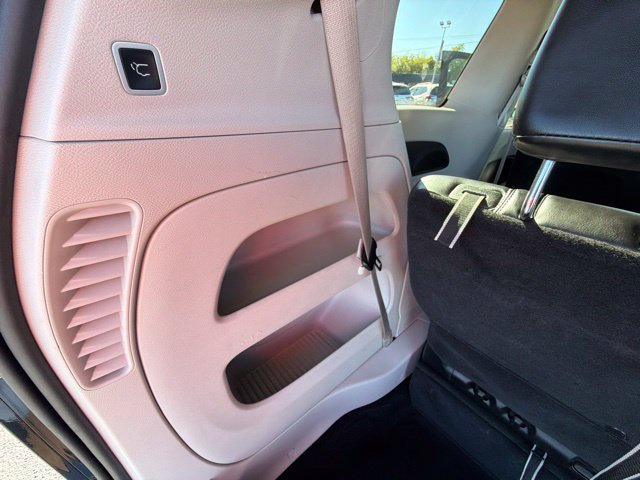 Used 2024 Chrysler Pacifica Touring-L FWD image 35