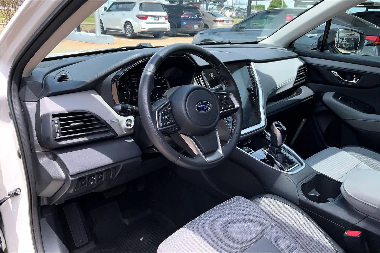 Used 2025 Subaru Outback Premium AWD/4WD image 16