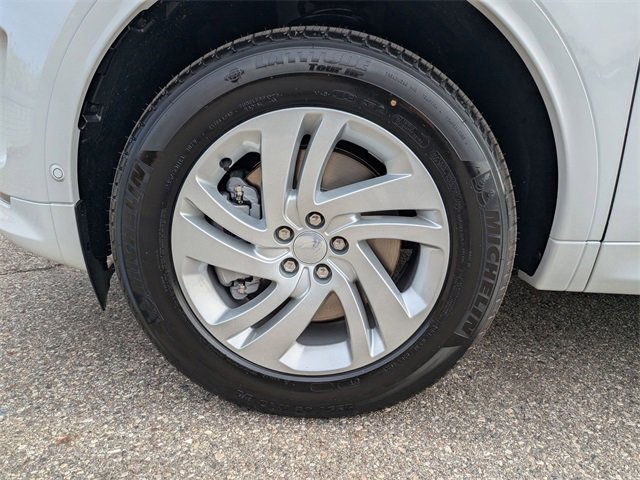 New 2025 Land Rover Discovery Sport S image 21