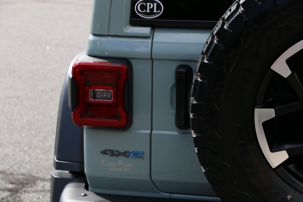 Used 2024 Jeep Wrangler Rubicon w/ Capability Package image 5