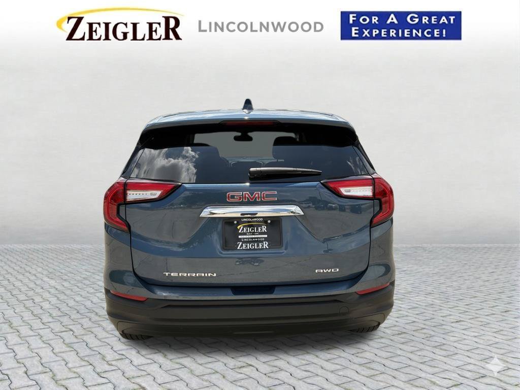 Used 2024 GMC Terrain SLE AWD/4WD image 5