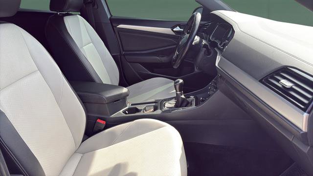 Used 2020 Volkswagen Jetta R-Line w/ R-Line Cold Weather Package FWD image 24