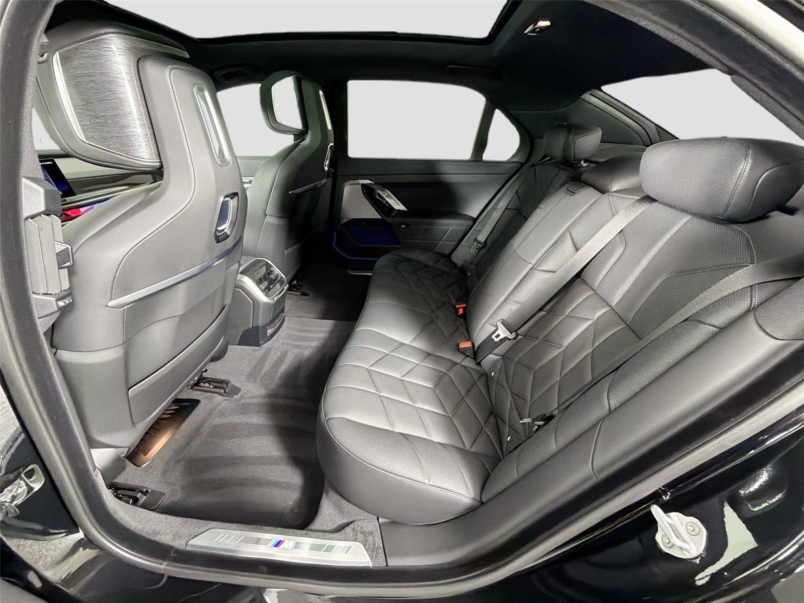 New 2026 BMW 740i xDrive w/ Executive Package AWD/4WD image 27