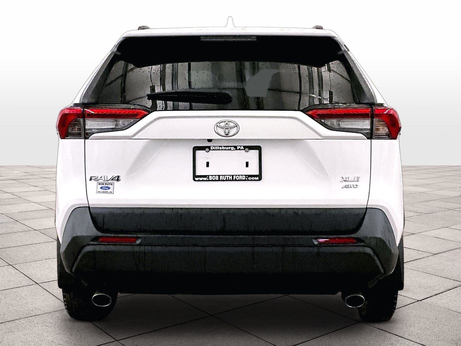 Used 2020 Toyota RAV4 XLE w/ Convenience Package AWD/4WD image 4