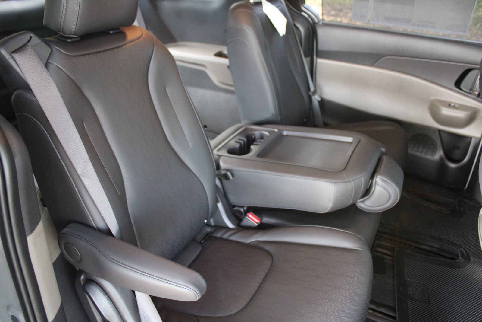 New 2026 Kia Carnival EX image 7