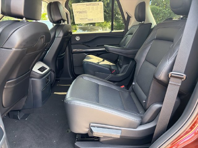 New 2027 Lincoln Navigator Reserve AWD/4WD image 15